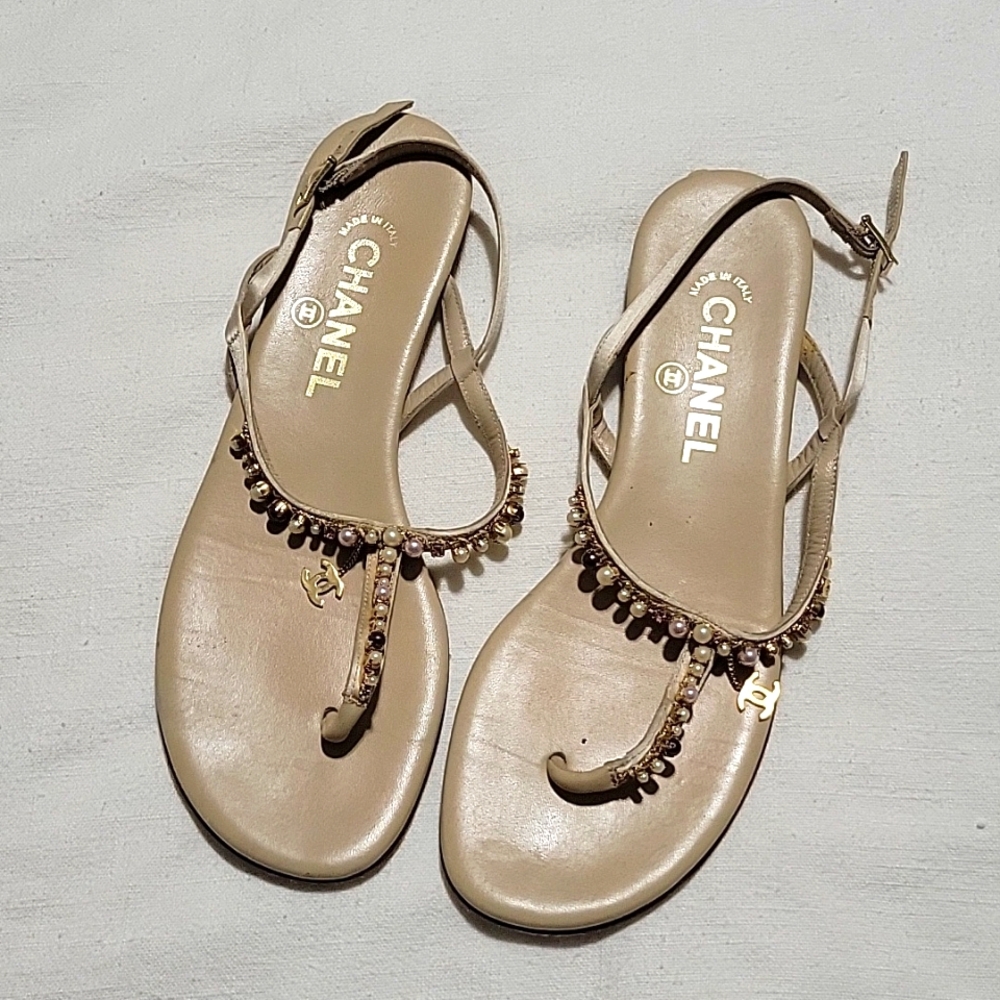 Chanel Interlocking CC Logo Leather T-Strap Sandals US9, IT39
